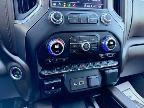 Used 2022 GMC Sierra 1500 Denali w/ Denali Reserve Package image 34