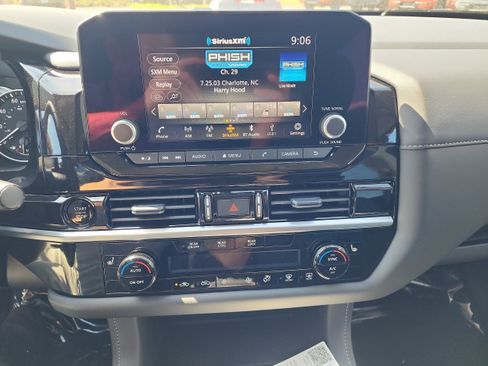 New 2025 Nissan Pathfinder SV w/ Black Appearance Package image 13