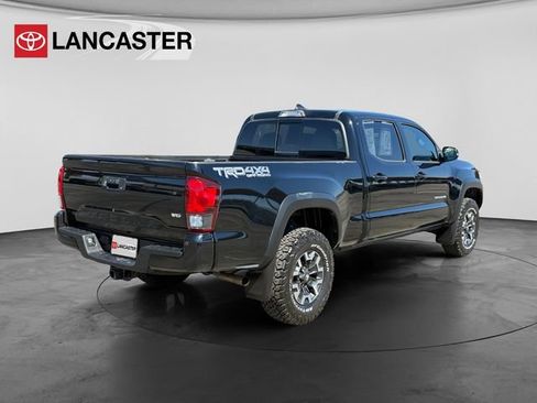 Certified 2019 Toyota Tacoma TRD Off-Road w/ Technology Package AWD/4WD image 7