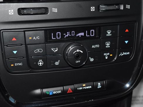 Used 2017 Dodge Grand Caravan GT FWD image 12
