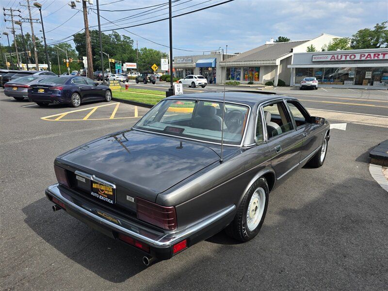 Used 1989 Jaguar XJ6 RWD image 7
