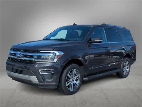 Used 2024 Ford Expedition Limited image 4