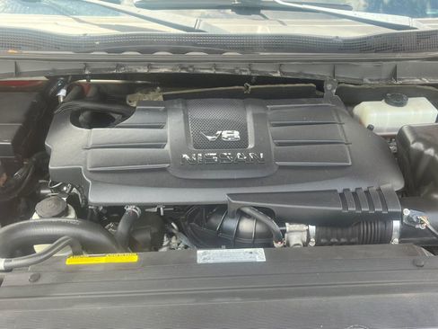 Used 2017 Nissan Titan SV image 40