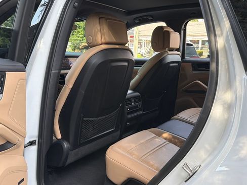 Used 2024 Porsche Cayenne S AWD/4WD image 36