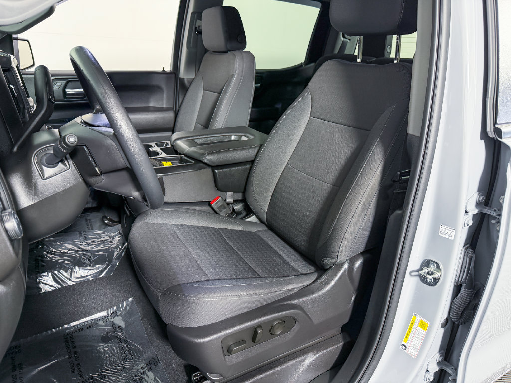 Used 2024 Chevrolet Silverado 1500 Custom w/ Turbomax Blackout Package AWD/4WD image 17