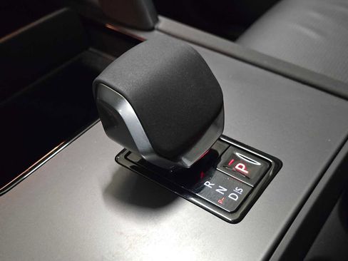 Certified 2025 Land Rover Discovery Sport S image 32