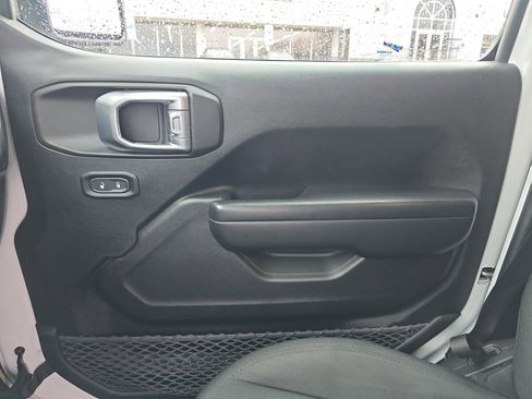 Used 2021 Jeep Gladiator Sport image 24