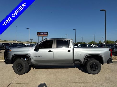 Used 2024 Chevrolet Silverado 2500 ZR2 w/ Technology Package AWD/4WD image 3