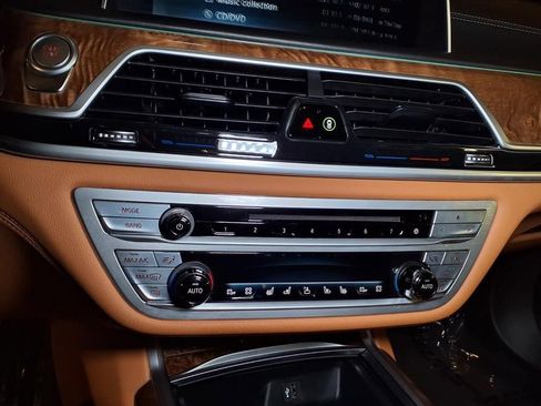 Used 2018 BMW 740e xDrive image 5