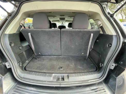 Used 2012 Dodge Journey SXT w/ Flexible Seating Group image 23