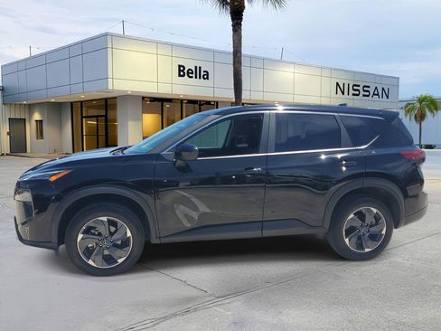 Certified 2025 Nissan Rogue SV FWD image 2
