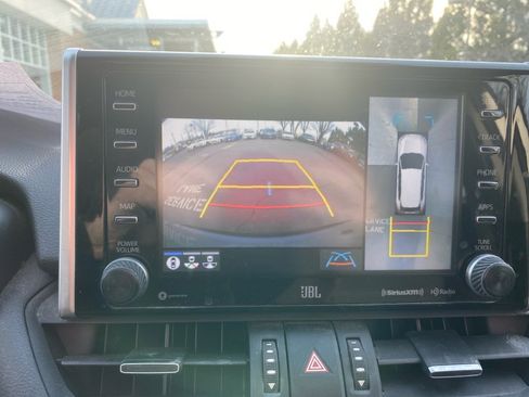 Used 2020 Toyota RAV4 Limited image 19