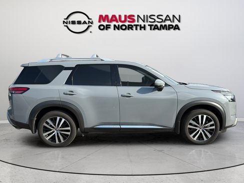 Certified 2025 Nissan Pathfinder Platinum w/ Cargo Package FWD image 13