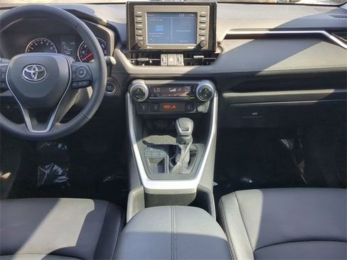 Used 2022 Toyota RAV4 XLE Premium image 15