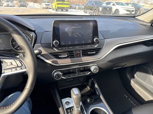 Used 2025 Nissan Altima 2.5 SR image 54