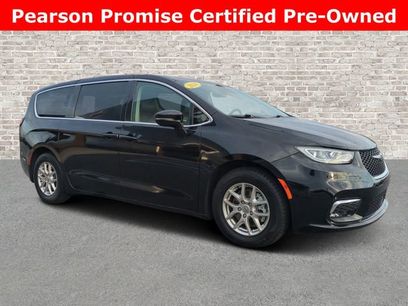 Used 2024 Chrysler Pacifica Touring-L