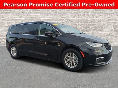 Used 2024 Chrysler Pacifica Touring-L image 1