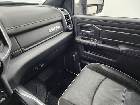 Used 2024 RAM 2500 Laramie w/ Night Edition image 12