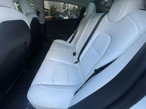 Used 2022 Tesla Model 3 image 13