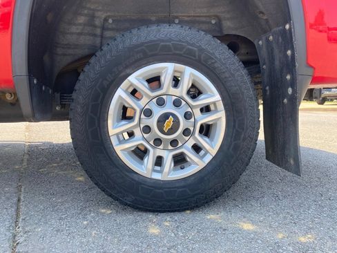 Used 2022 Chevrolet Silverado 2500 LT w/ Convenience Package AWD/4WD image 11
