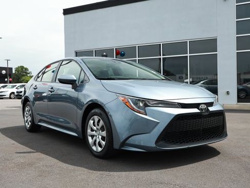 Used 2020 Toyota Corolla LE FWD image 3