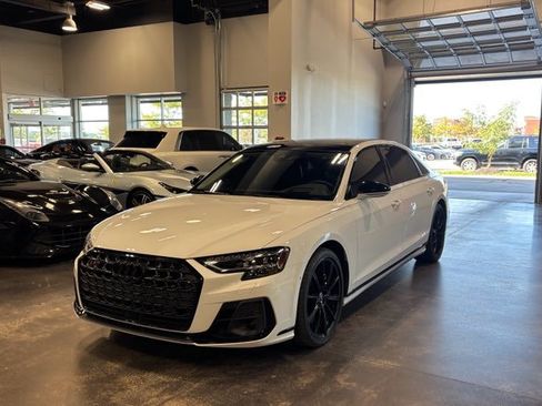 Used 2023 Audi S8 AWD/4WD image 5