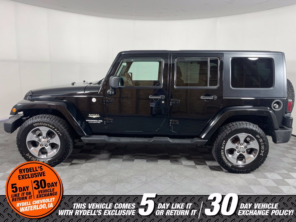 Used 2010 Jeep Wrangler Unlimited Sahara w/ Dual Top Group AWD/4WD image 11