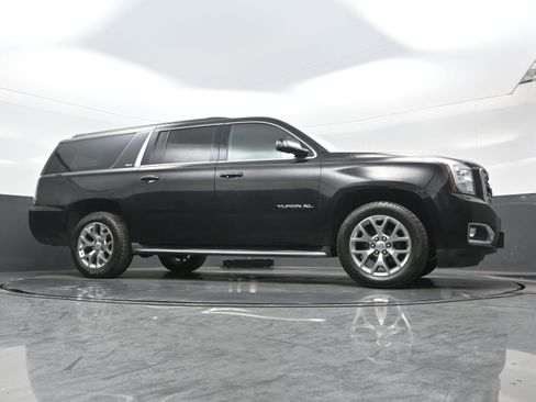 Used 2015 GMC Yukon XL SLT w/ Open Road Package image 31