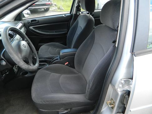 Used 2004 Dodge Stratus SE image 12