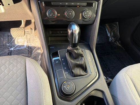 Used 2019 Volkswagen Tiguan S image 26