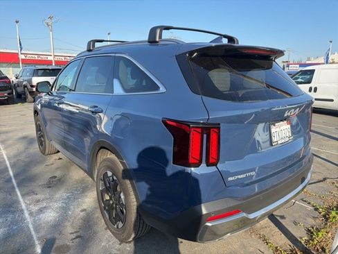Used 2024 Kia Sorento S w/ Panoramic Sunroof Package image 7