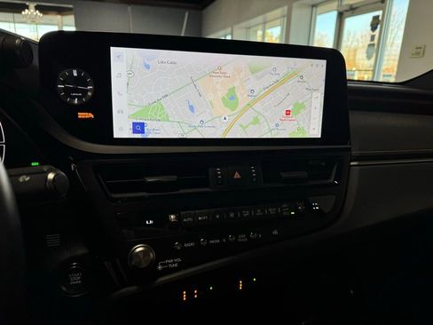 Used 2025 Lexus ES 350 w/ Premium Package image 10