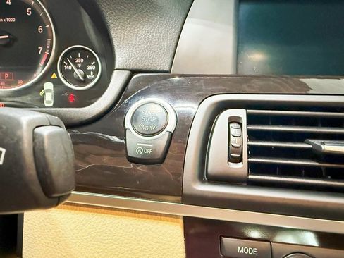 Used 2012 BMW 528i xDrive Sedan image 16