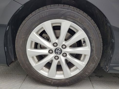 Used 2020 Toyota Camry LE FWD image 31