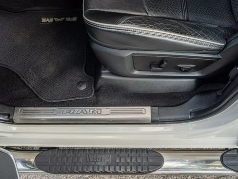 Used 2019 RAM 2500 Laramie AWD/4WD image 18