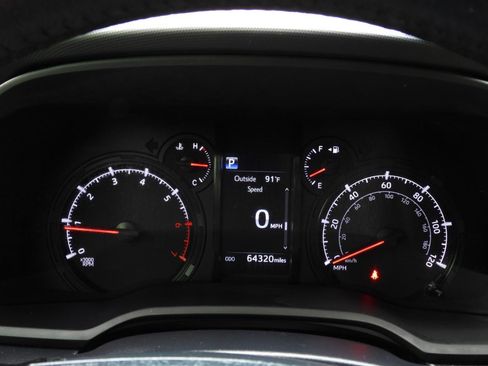 Used 2021 Toyota 4Runner SR5 AWD/4WD image 82