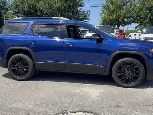 Used 2023 GMC Acadia SLE w/ Driver Convenience Package FWD image 3