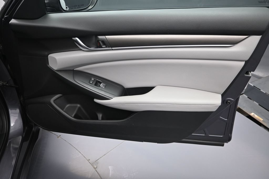 Used 2018 Honda Accord LX image 31