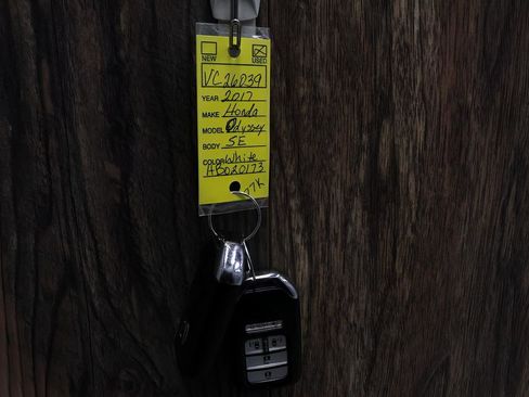 Used 2017 Honda Odyssey SE image 34