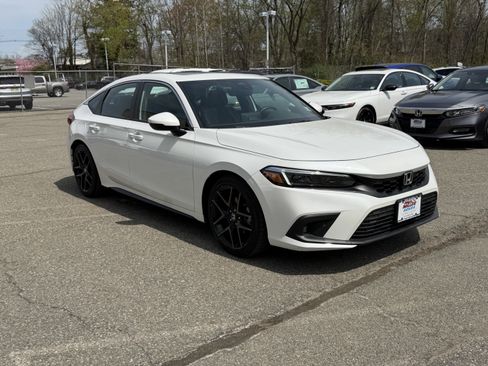 Used 2023 Honda Civic Sport Touring image 3