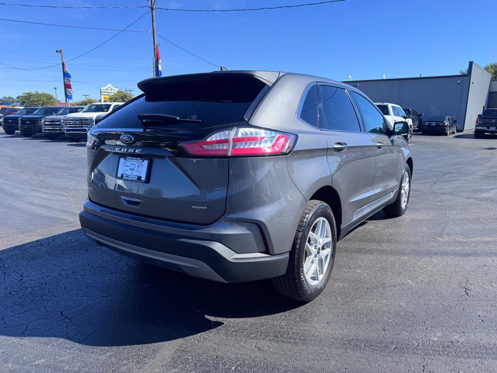 Used 2024 Ford Edge SEL w/ Convenience Package AWD/4WD image 3