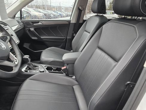 Certified 2024 Volkswagen Tiguan SE image 25
