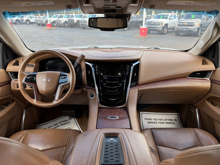 Used 2016 Cadillac Escalade Platinum AWD/4WD image 22