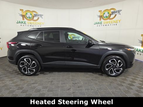 Used 2025 Chevrolet Trax RS w/ Sunroof Package FWD image 10