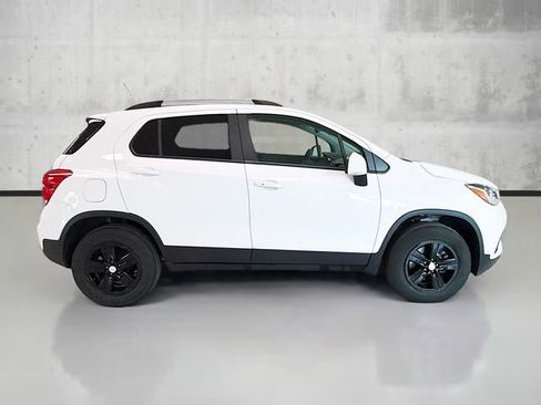 Certified 2022 Chevrolet Trax LT w/ LT Convenience Package image 4