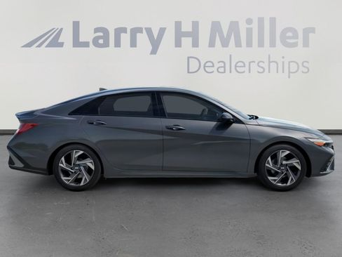 New 2026 Hyundai Elantra SEL Sport FWD image 7