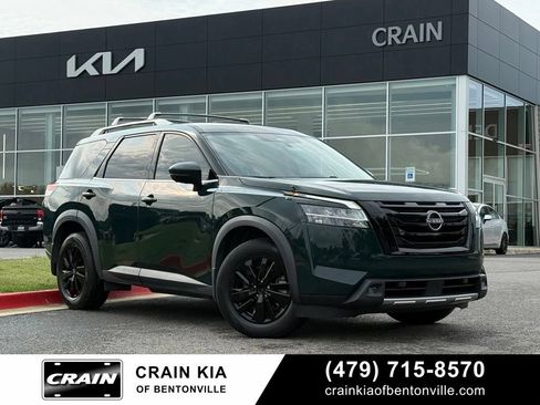 Used 2022 Nissan Pathfinder SL AWD/4WD image 1