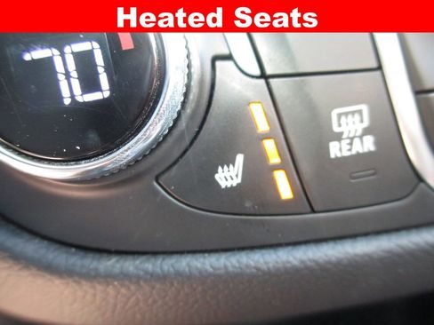 Used 2024 Chevrolet Equinox LT image 17