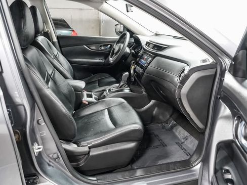 Used 2018 Nissan Rogue S FWD image 16