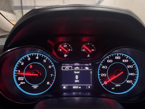 Used 2018 Chevrolet Cruze LT w/ Convenience Package image 32